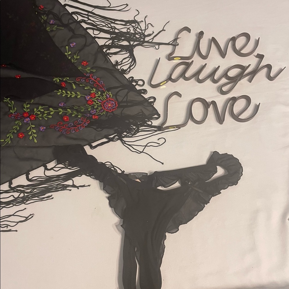 😀Victoria Secret Thong with Fringe Scarf and Live Laugh Love Signs Bundle